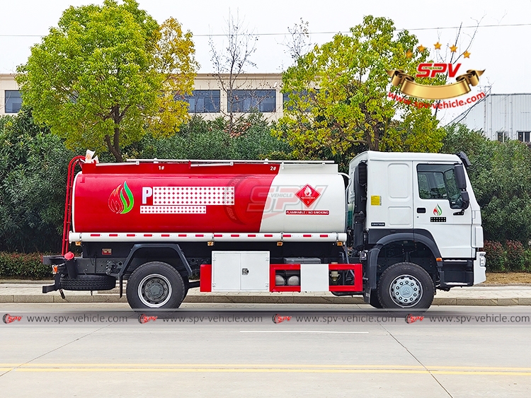 12,000 litres Fuel Bowser Sinotruk HOWO - RS